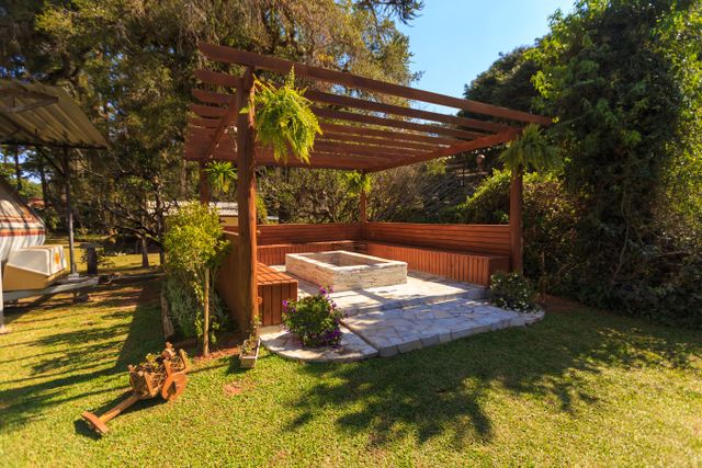 dřevěná pergola